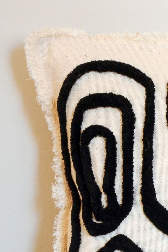 Lineal IV Toss pillow