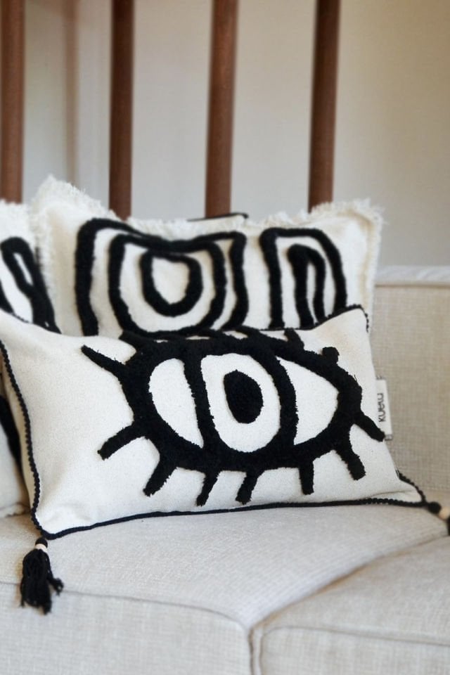 Lineal III Toss pillow